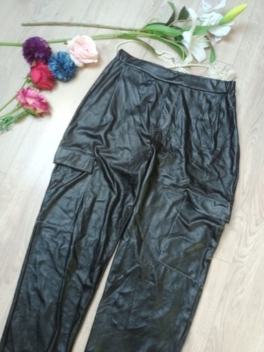 Zdjęcie oferty: Czarne duże spodnie skórzane 22 50 4XL eko skóra