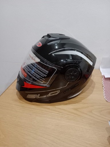 Zdjęcie oferty: Kask szczękowy z blendą+worek na kask 