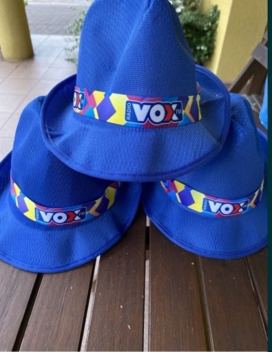 Zdjęcie oferty: 3 kapelusze Radia Vox Fm . Nowe
