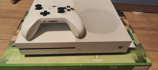 Zdjęcie oferty: konsola XBOX ONE + 9 gier + kierownica + słuchawki