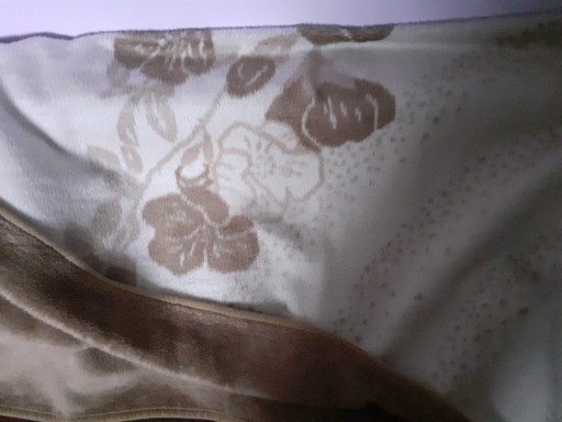 Zdjęcie oferty: koc  dwustronny beżowo biały wzór kwiatek 186x164