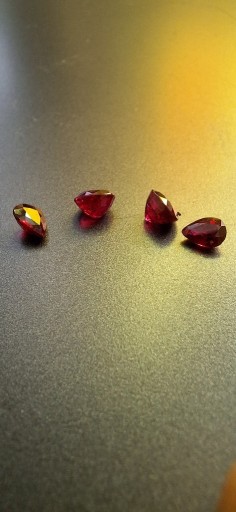 Zdjęcie oferty: 5 pięknych naturalnych rubinów