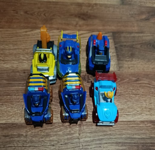 Zdjęcie oferty: Samochodziki Psi patrol