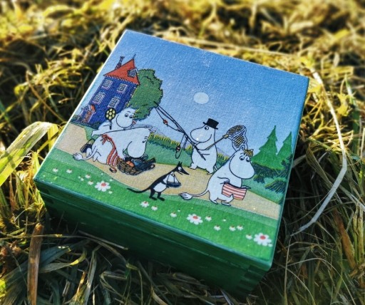 Zdjęcie oferty: Drewniane pudełko szkatułka Muminki Moomin prezent
