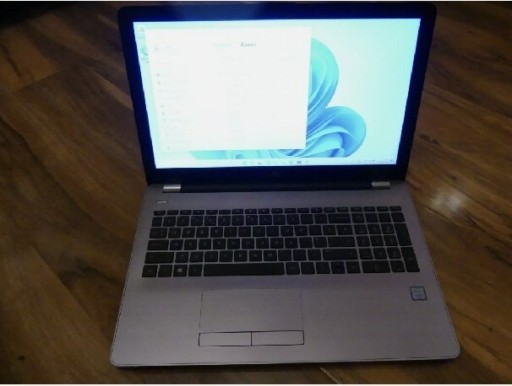Zdjęcie oferty: Laptop HP 250 G6 15.6 ssd 256GB, Intel i5 7th Gen