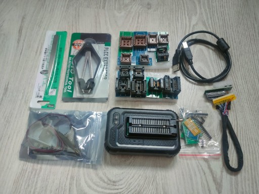 Zdjęcie oferty: XGecu T48 programator + 22 adaptery (ponad 35000 układów)