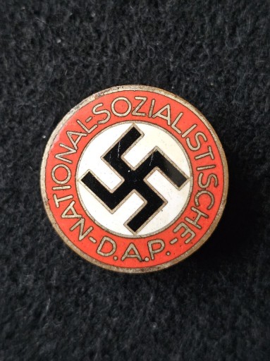 Zdjęcie oferty: Niemcy, III Rzesza,NSDAP pin sygnowany RZM M1/163