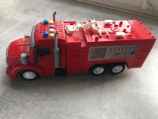 Zdjęcie oferty: duży wóz straż pożarna dźwięk światła napęd 