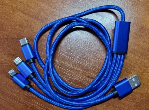Zdjęcie oferty: Kabel do ładowania 3 w 1. Typ-C, Micro oraz iPhone