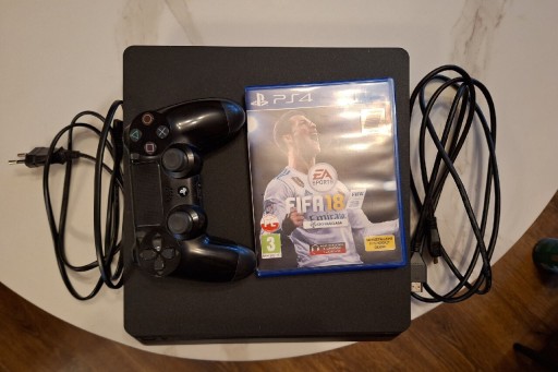 Zdjęcie oferty: Konsola PS4 1TB + kontroler dualshock 4 + gra