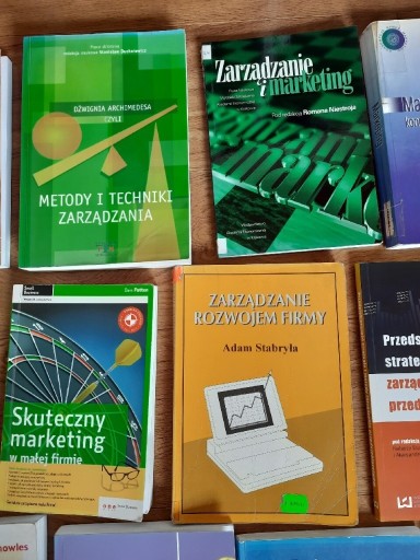 Zdjęcie oferty: KSIĄŻKI praca LICENCJAT MGR ZARZĄDZANIE MARKETING