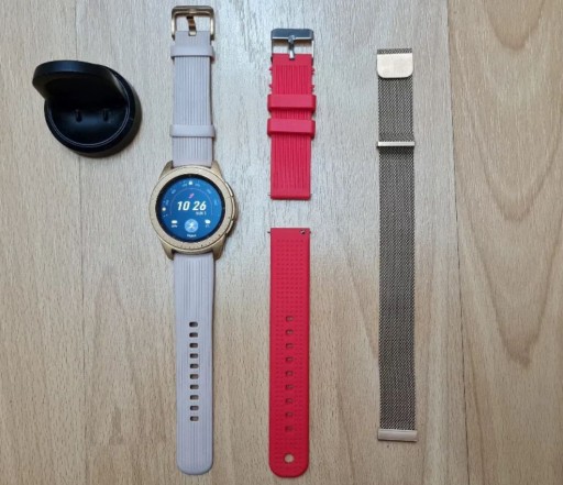 Zdjęcie oferty: SAMSUNG Galaxy Watch 42 mm SM-R810