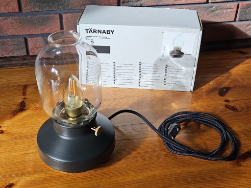 Zdjęcie oferty: lampa stołowa IKEA TARNABY czarna + żarówka LUNNOM