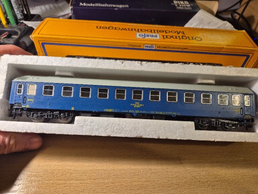 Zdjęcie oferty: PIKO PREFO H0 WAGON OSOBOWY CSAD Z OŚWIETLENIEM