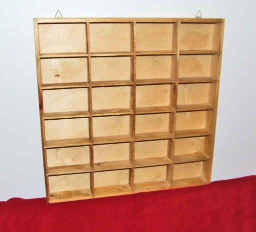 Zdjęcie oferty: regał półka na resoraki zabawki segregator drew 24 przegrody 50 cm 