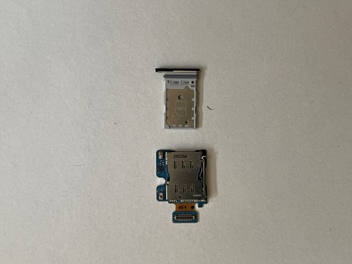 Zdjęcie oferty: Tacka i moduł karty SIM Samsung Z Fold 3 5 G