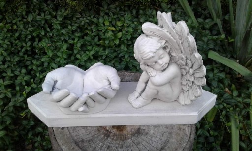 Zdjęcie oferty: Podstawa donica dłonie anioł beton pomnik figura