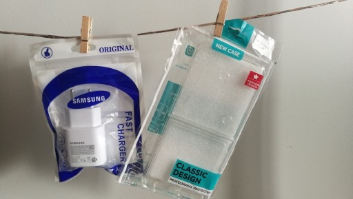 Zdjęcie oferty: Etui + ładowarka Samsung Flip 5 zestaw