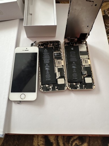 Zdjęcie oferty: iPhone SE 2016 - 32 GB. Opis.- Złoty kolor oba