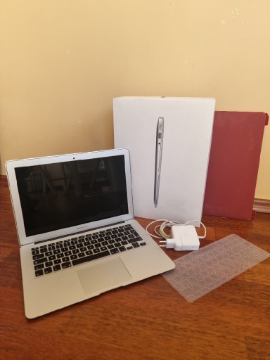 Zdjęcie oferty: MacBook Air 13.3" 2017r. / 1.8GHz / 8GB / 128 G