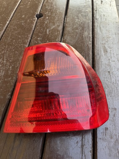 Zdjęcie oferty: Lampa prawa tył bmw e90