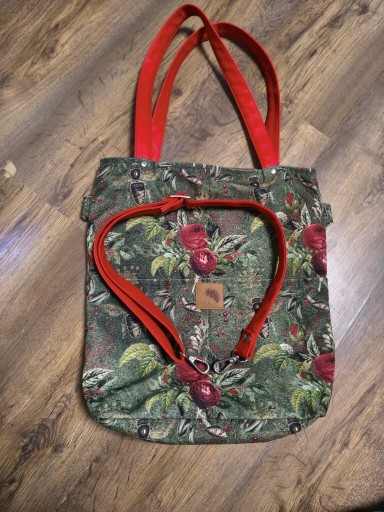 Zdjęcie oferty: Audycka torebka na ramię pojemna A4 shopper czerwona owady kwiaty 