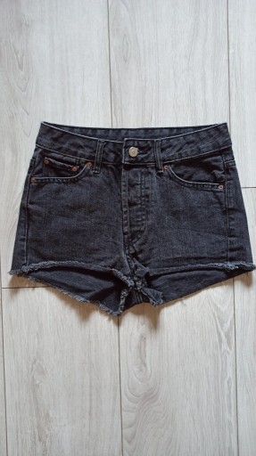 Zdjęcie oferty: Krótkie marmurkowe spodenki jeansowe