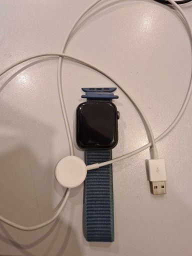 Zdjęcie oferty: Apple Watch S6 44mm czarny + opaska + ładowarka