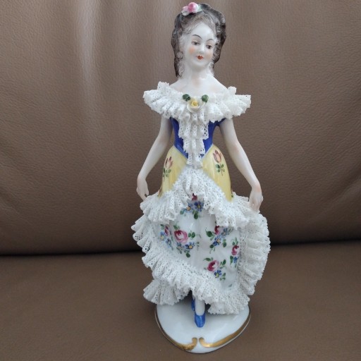 Zdjęcie oferty: Figurka porcelanowa Volkstedt - 18cm.