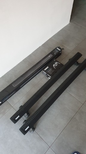 Zdjęcie oferty: Bagażnik dachowy THULE Jeep Compas czarny + Box 