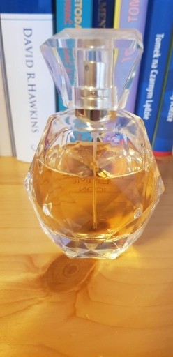 Zdjęcie oferty: Avon Femme Icon 50 ml woda perfumowana Unikat