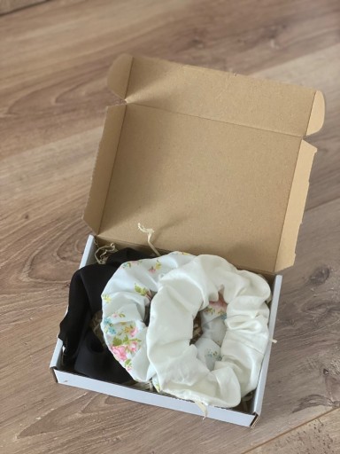 Zdjęcie oferty: Zestaw gumek scrunchie 