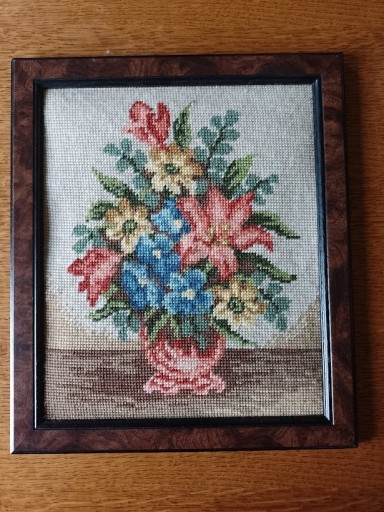 Zdjęcie oferty: Obraz kwiaty w ramce- haftowany 35 x 25 cm 