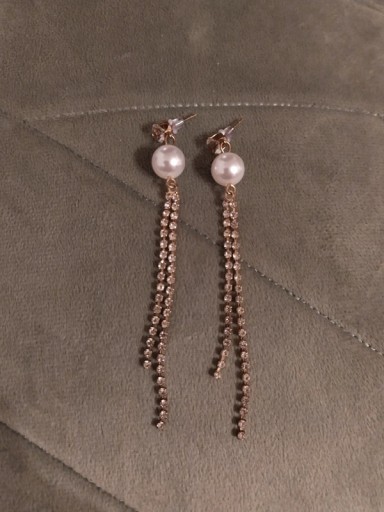 Zdjęcie oferty: Kolczyki długie złote perły perełki diamenciki 
