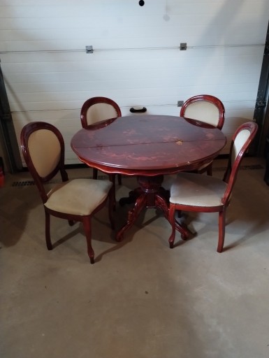Zdjęcie oferty: Stół + cztery krzesła włoski klasyk 