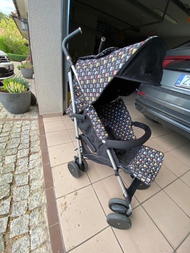 Zdjęcie oferty: Spacerówka FENDI