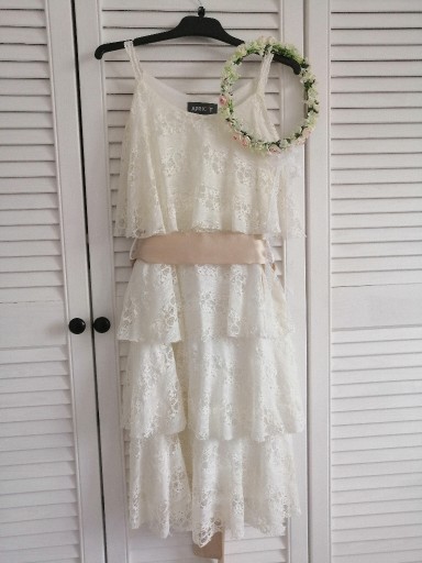 Zdjęcie oferty: Piękna  biała sukienka 11 lat + r. XS