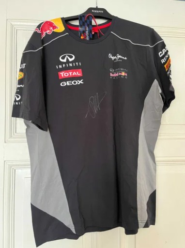 Zdjęcie oferty: koszulka RED BULL RACING F1 Vettel Autograf