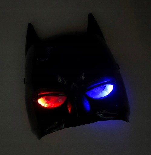 Zdjęcie oferty: Maska Batman Świecąca LED Superbohater Halloween