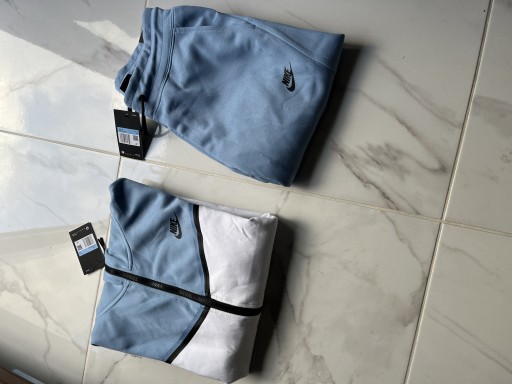 Zdjęcie oferty: Nike Tech Fleece roz.M babyblue bluza i spodnie