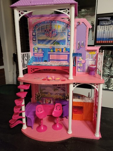 Zdjęcie oferty: Domek dla lalek Barbie