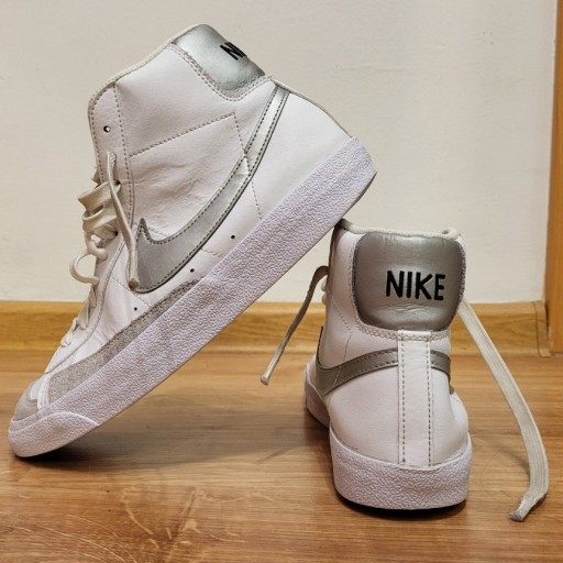 Zdjęcie oferty: NIKE BLAZER MID '77 BIAŁE 40 DA4086-101