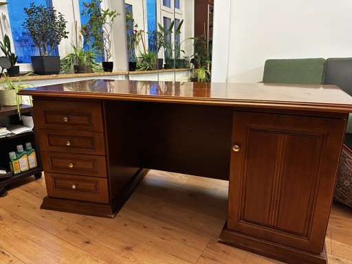 Zdjęcie oferty: Piękne biurko kancelaryjne 180 cm orzech 