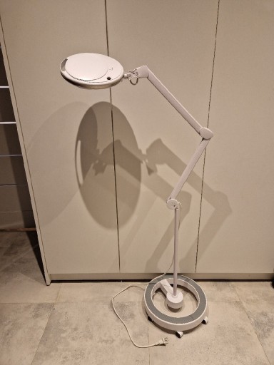Zdjęcie oferty: Lampa kosmetyczna z lupą 