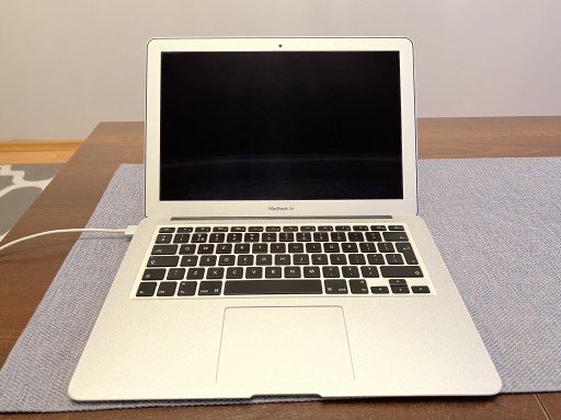 Zdjęcie oferty: MacBook Air 2012 4gb 128GB - Nowa bateria