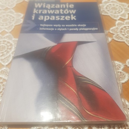 Zdjęcie oferty: Wiązanie krawatów i apaszek