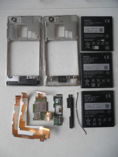 Zdjęcie oferty: Sony Xperia ST- 26i -baterie i korpusy
