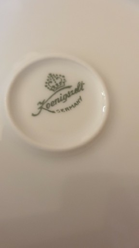 Zdjęcie oferty: Porcelanowa maselniczka 1930-1945 r