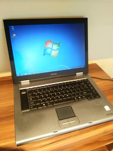 Zdjęcie oferty: Laptop Toshiba Windows 7 sprawny