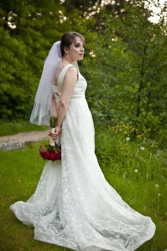 Zdjęcie oferty: Piękna suknia ślubna, z krótkim trenem, rozmiar 38
